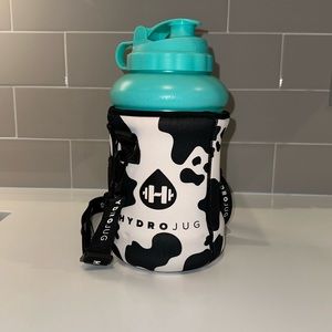 Hydrojug women’s cow print water jug sleeve gym exercise water bottle carrier